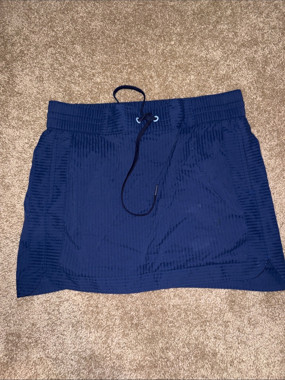 Vineyard Vines performance skirt - small. X